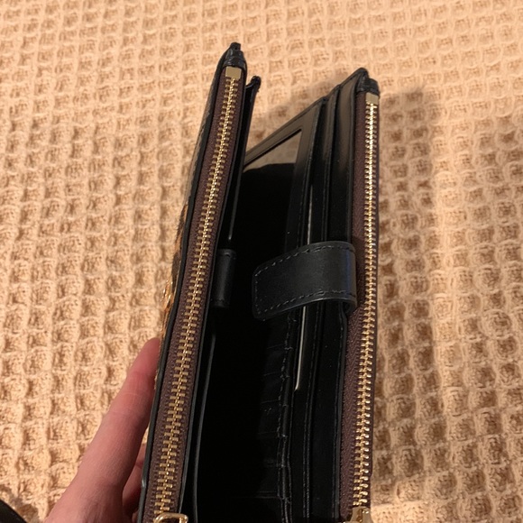 Wristlet - Picture 3 of 3